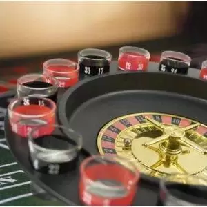 alcohol-roulette-drank-spel-drinking-game-shotjes-roulette-drinking-1